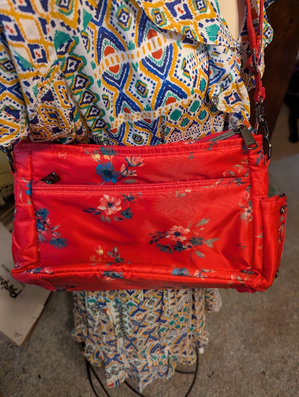 Nwot Red Lug Shimmy Antimicrobial RFID  Protection Convertible Straps Ret $79